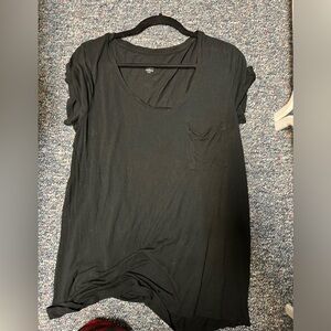 Black flowy top with pocket